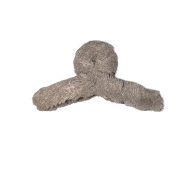 🍁 3/$15 Boutique Fuzzy Hair Clip - Picture 3 of 5